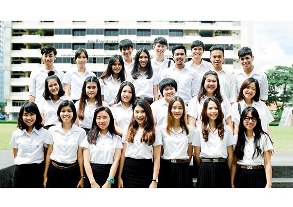 นิสิตชั้นปีที่ 5 สาขาวิชาทัศนศิลปศึกษา คณะศิลปกรรมศาสตร์ มหาวิทยาลัยศรีนครินทร์วิโรฒ นิสิตชั้นปีที่ 5 สาขาวิชาทัศนศิลปศึกษา คณะศิลปกรรมศาสตร์ มหาวิทยาลัยศรีนครินทร์วิโรฒ